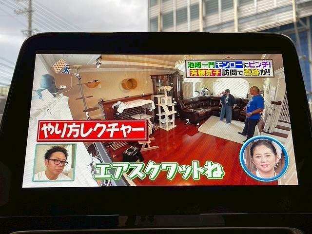 【純正ナビ】一体感のあるナビは、高級感ある車内を演出してくれます。Ｂｌｕｅｔｏｏｔｈ再生などオーディオ機能も充実しておりますので、運転もより楽しめます♪