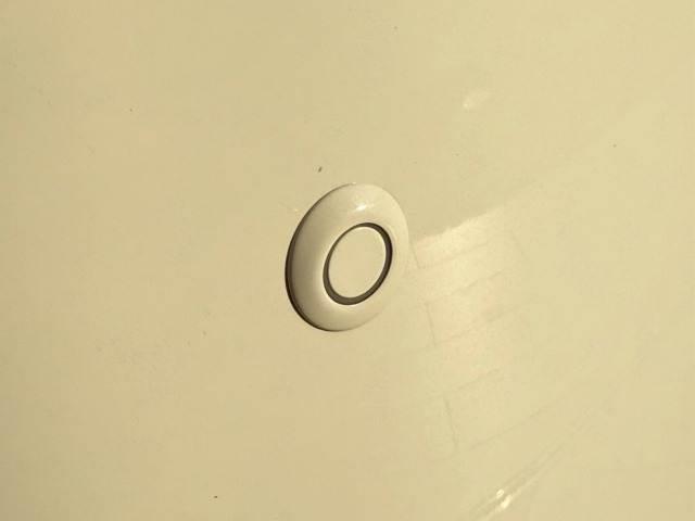 【クリアランスソナー】障害物との接近や距離を音やディスプレイ等で警告します。不慣れな駐車や安全を守ります。