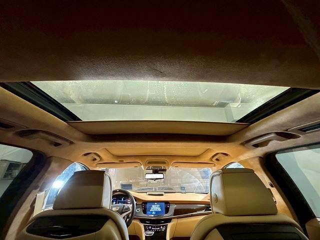 【サンルーフ】オプション設定の大型サンルーフを装備。車内も明るく開放的になり、人気のオプションです。また、買取査定にもプラスされますので乗り換え時にもセールスポイントになります！