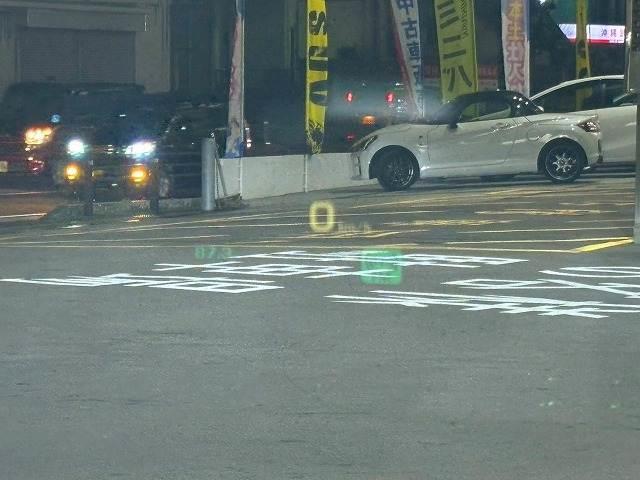 【ブラインドスポットモニター】車線変更時に後方から近づくお車をアラートしてくれます。