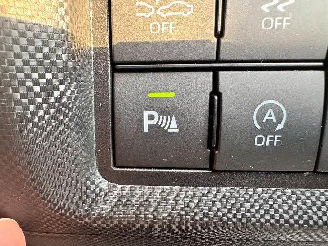 【コーナーセンサー】障害物との接近や距離を音やディスプレイ等で警告します。不慣れな駐車や安全を守ります。