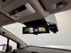 【スマート・ルームミラー】を搭載しております。ミラーにより後方確認ができますので、駐車の際などに役立ちます。 5