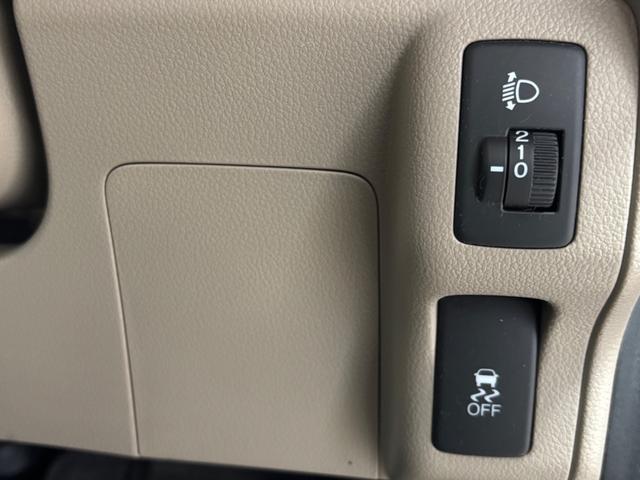 N-BOX G 衝突安全ボディ/盗難防止システム/プッシュスタート/オートエアコン/スマートキー/スライドドア/電動格納ミラー/CD/アイドリングストップ/荷室フラット格納/(25枚目)