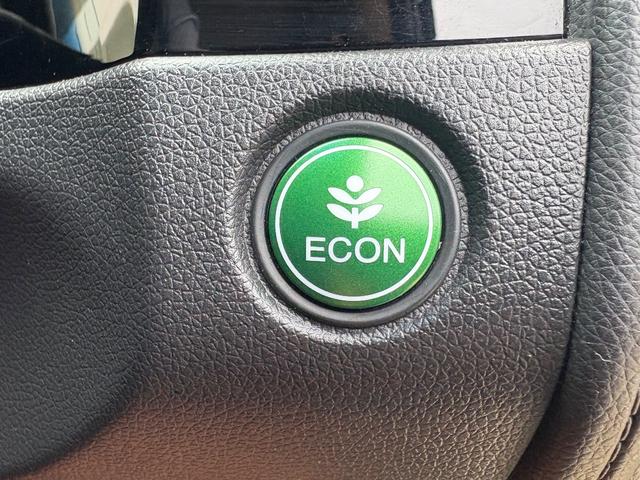 シャトル ハイブリッドＸスタイルエディション　社外ナビ　フルセグＴＶ　Ｂｌｕｅｔｏｏｔｈ　パドルシフト　ハーフレザーシート　社外１５インチアルミ　ＬＥＤヘッドライト　フォグランプ　オートライト　クルーズコントロール　ステアリングスイッチ　ＥＴＣ（14枚目）