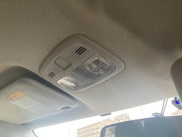 天井のライトスイッチです。タッチで光ります。