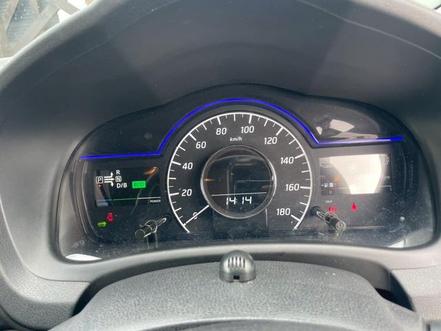 ノート e-パワー メダリスト 1年保証付 2年車検付 衝突被害軽減システム 純正ナビ・TV アラウンドビューモニター BLUETOOTH レザーシート 純正AW デジタルインナーミラー プッシュスタート ETC クリアランスソナー(18枚目)