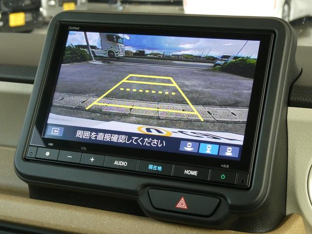 バックカメラ装備。駐車が苦手な方には欠かせません。