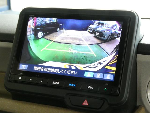 バックカメラ装備。駐車が苦手な方には欠かせません。
