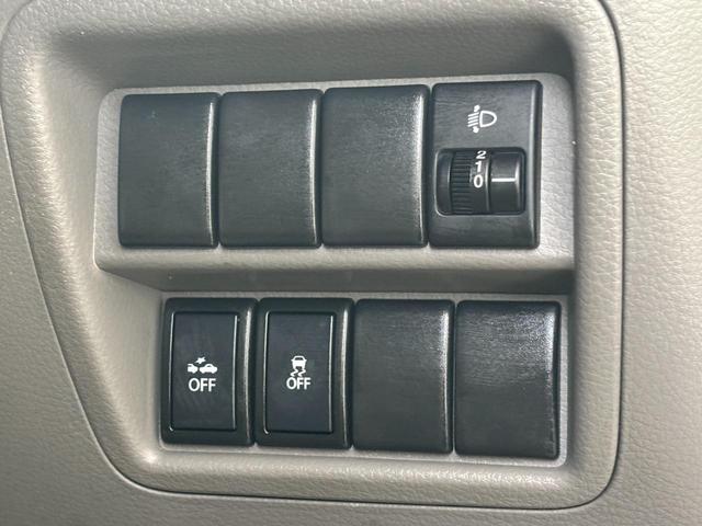 衝突被害軽減システム！前走車両と対向車両、歩行者の接近を感知して、警報や、オートブレーキやステアリング振動などによって衝突回避を支援してくれます。