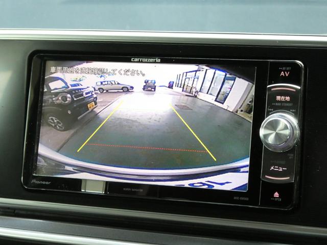 バックカメラも付いています。駐車の時に便利なのはもちろんの事、後方死角にいる子供たちに気が付くことができるので安心安全ですね