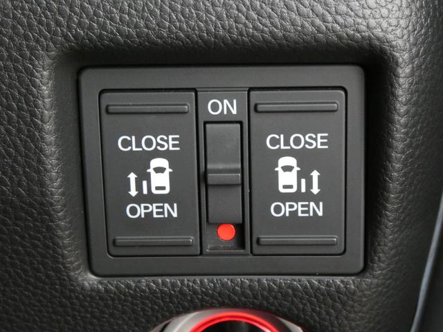 両側電動スライドドア！！荷物で手が塞がるなど簡単にドアの開閉が出来ます！何より力いらずで開閉ＯＫ！女性やお年寄りにも優しい。電動機能はＯＦＦにもできますから元気なお子様の駆け出しも安心！