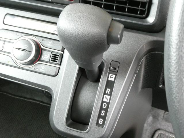 発進時や後退時に必ず操作するレバーです。操作のしやすさが肝になってきます。ぜひ一度体感してください。