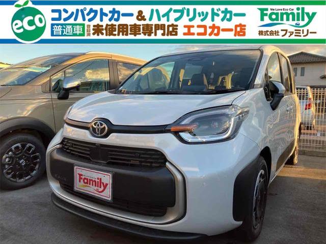 車両周辺をカメラ映像で確認できる機能！全周囲カメラ！ スマートキー　アイドリングストップ　電動格納ミラー　３列シート　ＣＶＴ