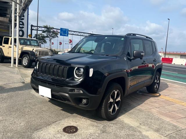 浦添市 丸貴　株式会社 クライスラー・ジープ ジープ・レネゲード４ｘｅ 　ｊｅｅｐレネゲード４ｅｘ　ハイブリッド車　４ＷＤ　デモカー　レザーシート ブラック 0.1万km 2020(令和2)年