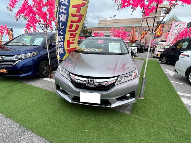 沖縄県宜野湾市の中古車ならグレイス 　ナビ．ＴＶ．ＣＤ．ＤＶＤ．Ｂｌｕｅｔｏｏｔｈ．ＥＴＣ．バックカメラ．本土中古車．アルミ．ホイール．安全装備