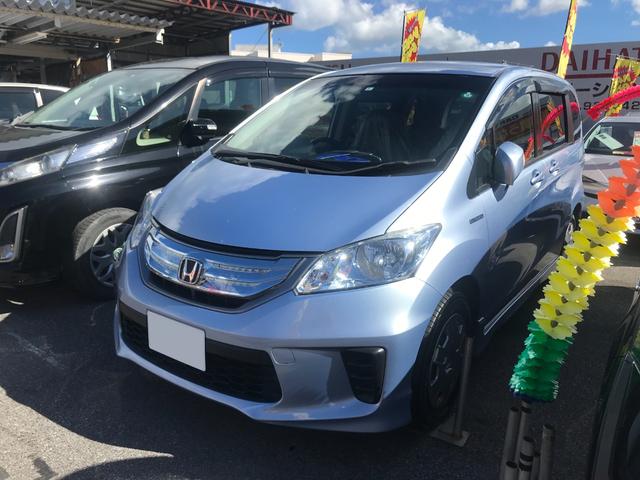 ホンダ フリードハイブリッドジャストセレクション フルセグナビ ブルートゥースの中古車 車体価格63万円 14 平成26 年式 走行8 5万キロ 車体色プレミアムブルーオパールメタリック 沖縄県沖縄市比屋根５ ２ ９ カーステーションｂａｎｂａｎ 本店の在庫 グー