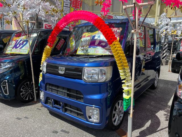 沖縄の中古車 ダイハツ ウェイク 車両価格 97万円 リ済込 2018(平成30)年 8.1万km ブルー
