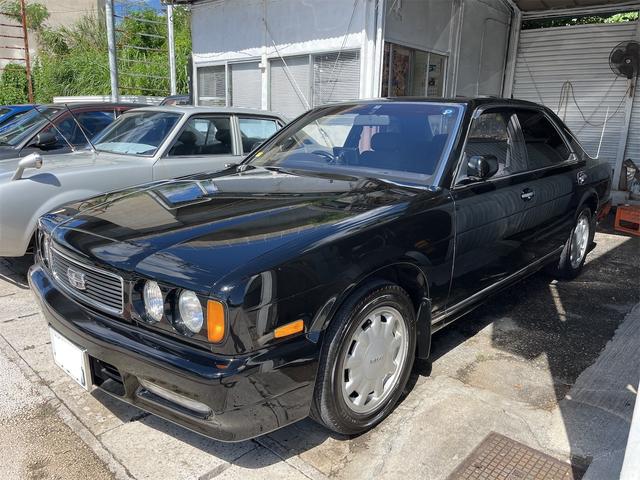 沖縄の中古車 日産 グロリア 支払総額 145万円 リ済込 1992(平成4)年 0.7万km ブラック