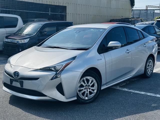 沖縄県沖縄市の中古車ならプリウス Ｓ