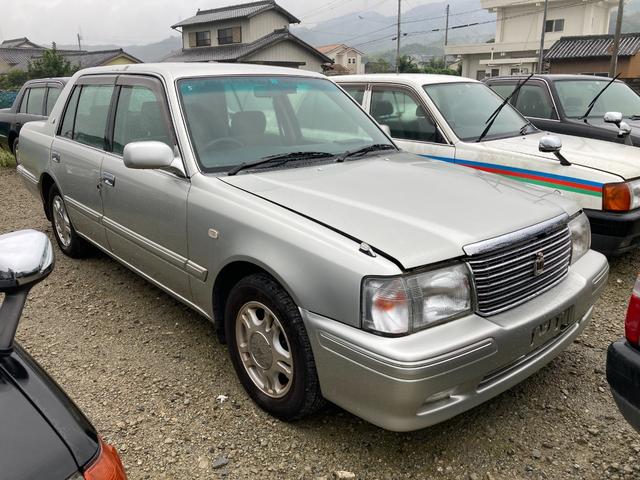　スーパーサルーン　タクシー車両