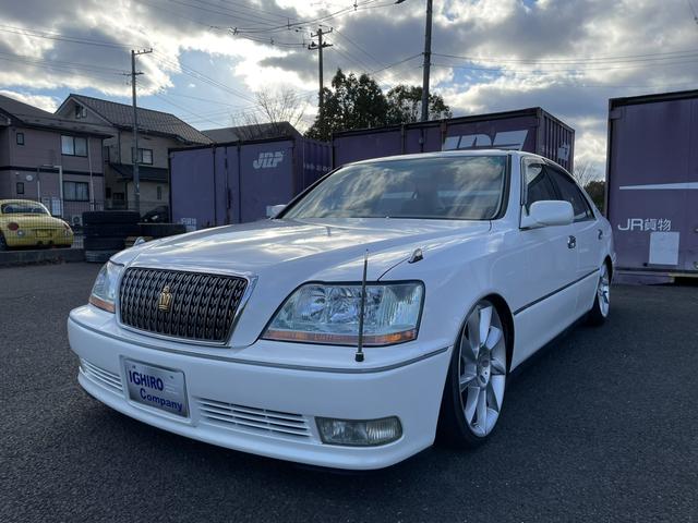 トヨタ クラウンマジェスタ ４．０Ｃタイプ　ローダウン　ＥＴＣ　オートクルーズコントロール　ナビ　アルミホイール　ＨＩＤ　サンルーフ　ＡＴ　キーレスエントリー　電動格納ミラー　パワーシート　ＣＤ　ＤＶＤ再生　カセット　ＡＢＳ　ＥＳＣ　エアコン