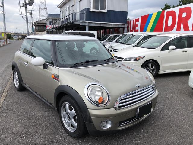 ｍｉｎｉ ｍｉｎｉクーパー 走行６９５００キロ スパークリングシルバー ｎａｖｉ ｅｔｃ 純正１５インチａｗ パドルシフト 革巻きステアリング プッシュスタート 室内ｌｅｄ照明 タイミングチェーン ｃｄ フォグランプの中古車 車体価格39万円 2007 平成19 年式 走行7 0