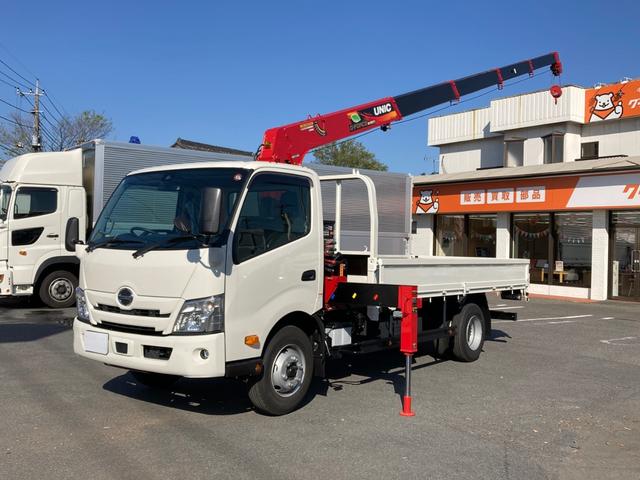 デュトロ(国産車その他) 日野　小型ユニック４段付平ボディー　サイズ３０００ｋｇ　ユニック４段（２．９３ｔ吊）　ＵＲＧ２９５ＡＲＡＩ　Ｒ５年８月製　ラジコン 中古車画像