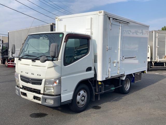 最大積載量は2t 冷凍機は東プレ製 低温-30℃設定 荷台内寸は標準セミロングサイズ断熱材の厚みは全面75mmとなっております