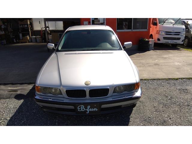 ２０００年式ＢＭＷ７３５入庫です。