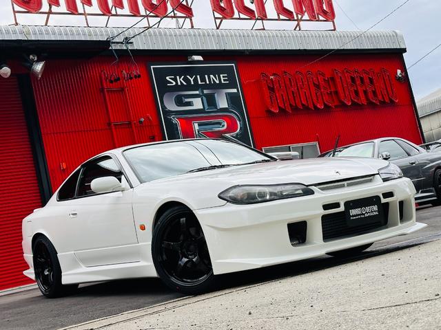 スペックＲ　Ｌパッケージ　・ＮＩＳＭＯフルエアロ＆Ｆパイプ＆クラッチ＆タワーバー＆シフトノブ・ＤＥＦＥＮＤクーリングパネル・前置きＩＣ　・ＨＰＩエアクリ・社外マフラー・社外車高調・ＲＡＹＳホイール・ＭＯＭＯステアリング