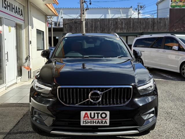 XC40(ボルボ) リチャージ PHV T5 インスクリプション 1オーナー車 新車保証継承 レッドレザーシート パノラミックルーフ ハイビームアシスト付きLEDヘッドライト パワートランク パイロットアシスト BLIS ステアリング&4座シートヒーター ドラレコ 中古車画像