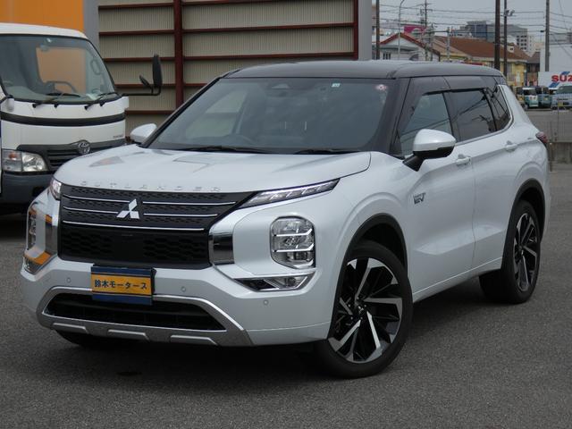 アウトランダーＰＨＥＶ(三菱) Ｐ　９インチ純正メモリーナビ　全方位カメラ　フルセグ　ＢＯＳＥサウンド　置くだけ充電　パワーバックドア 中古車画像