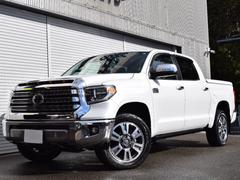 タンドラ クルーマックス 1794エディション 4WD 新車並行 実走行 1オーナー レッドロックレザーシート サンルーフ 電動サイドステップ ベットライナー ハードトノカバー パワーシート&ベンチレーション CarPlay・AndroidAuto 中古車画像