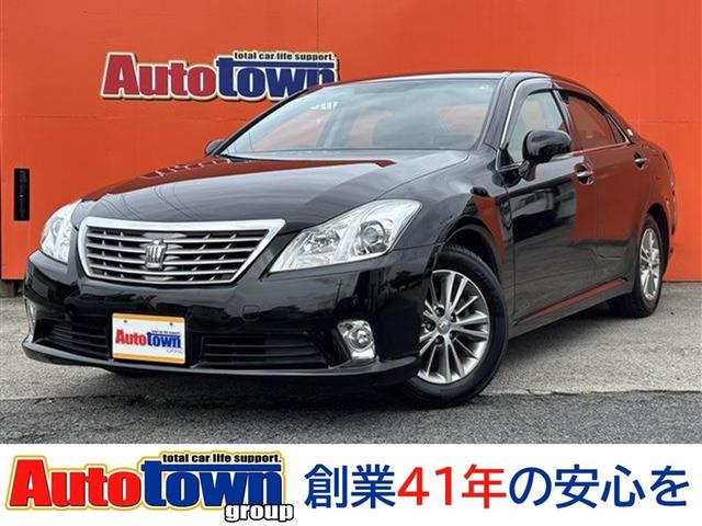 ロイヤルサルーン　スペシャルパッケージ　（点検整備／車検２年／保証付き）（後付け２ＤＩＮナビキット付き）（ＳＤナビ）（Ｂｌｕｅｔｏｏｔｈオーディオ）（フルセグＴＶ）（ＣＤ・ＤＶＤ）（ＥＴＣ）（クルーズコントロール）（ＨＩＤヘッドライト）