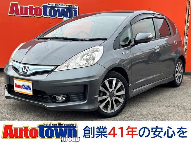 ＲＳ　ファインスタイル　（点検整備／車検９年５月）（ハイブリッド６速マニュアル車）（ＳＤナビ）（フルセグＴＶ）（ＣＤ・ＤＶＤ再生）（ＵＳＢ接続）（ＥＴＣ）（クルーズコントロール）（オートライト）（ＨＩＤヘッドライト）