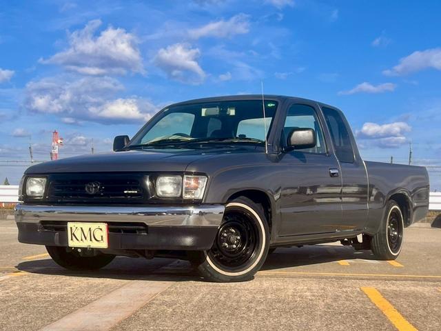 ハイラックススポーツピック(トヨタ) 　オキサイドブロンズメタリック　リフレッシュペイント　ローダウン　ユーザー様下取り車両　ホワイトリボンタイヤ　ＳＯＮＹオーディオデッキ　ＥＴＣ　ＮＯＸＰＭ適合 中古車画像