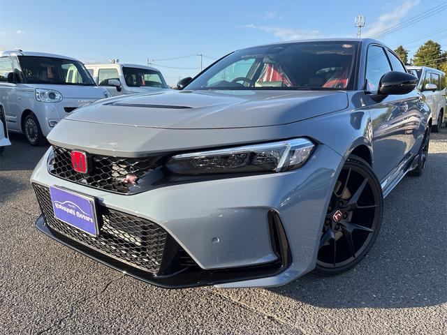 シビック(ホンダ) タイプＲ　登録済未使用車　ホンダセンシング　９インチコネクトディスプレー　地デジＴＶ　専用１０．２インチメーター　ＥＴＣ２．０　Ｈｏｎｄａ　ＬｏｇＲ　専用シート＆スポイラー　ブレンボキャリパー　ＢＳＩ　純正ＡＷ 中古車画像