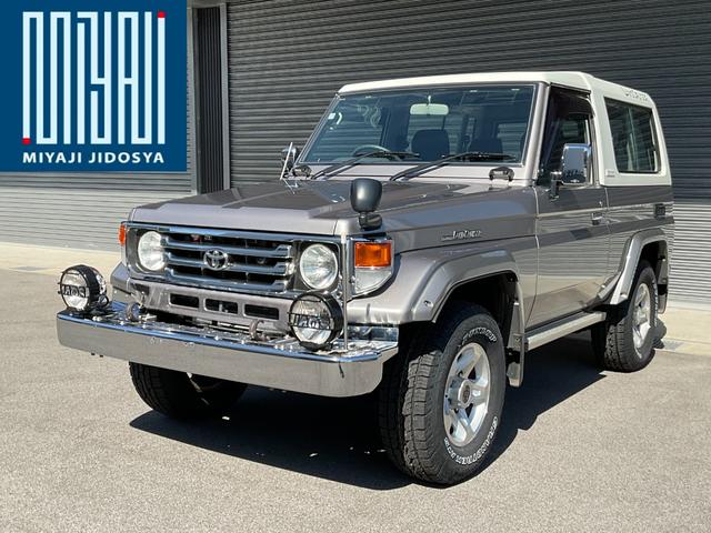 TOYOTA LAND CRUISER 70 ZX | 2004 | GRAY | 79600 km | details TOYOTA LAND CRUISER 70 ZX | 2004 | GRAY | 79600 km | details