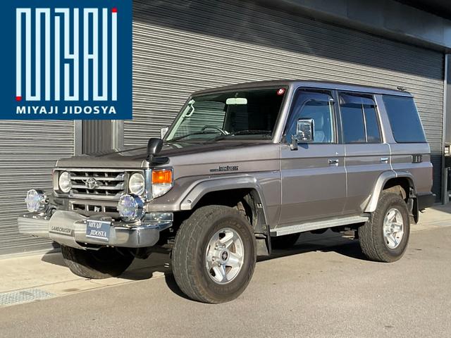 TOYOTA LAND CRUISER 70 ZX | 2003 | SILVER | 98107 km TOYOTA LAND CRUISER 70 ZX | 2003 | SILVER | 98107 km