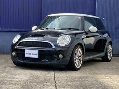 ＭＩＮＩ　ＭＩＮＩ　ジョンクーパーワークス　６速マニュアル　ターボ　フルセグナビ