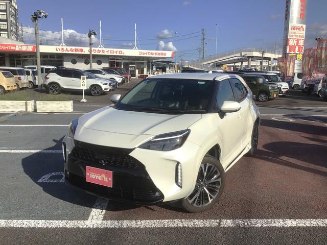 ヤリスクロス ハイブリッドＺ　ディスプレイオーディオ・全方位カメラ・ブラインドスポットモニター・ヘッドアップディスプレイ・左右シートヒーター・ステアリングヒーター・パワーリアゲートエアロ（1枚目）