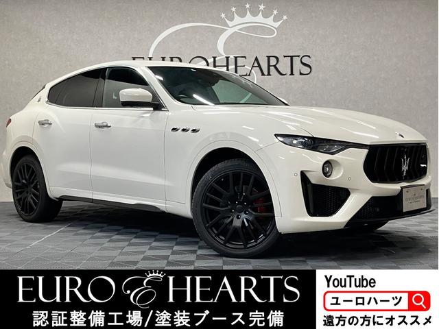 ベースグレード　新品トロフェオ仕様フロントバンパー＆リアバンパー　黒革　サンルーフ　マッドブラックアンテーオ２１ＡＷ　赤キャリパー　カーボンインテリア　全周囲カメラ　地デジＴＶ　アップルカープレイ　パワーバックドア