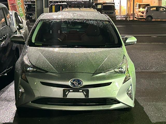 未成年、学生ローン、電話審査ＯＫ！ご相談もお気軽に！ レザーステア・スマートキー・８エアバック・純正ホイールキャップ