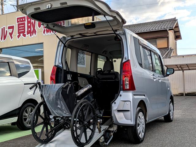 福祉車両！乗り降りをサポート♪ ＡＢＳ　ＥＳＣ　エアコン　パワーステアリング　パワーウィンドウ