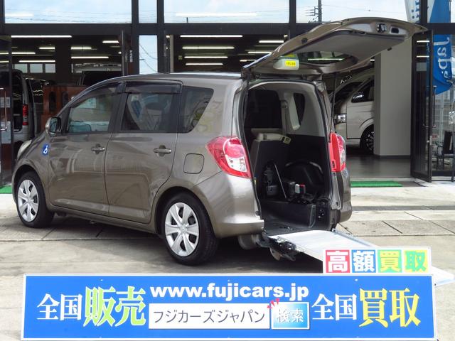 X ウェルキャブ スロープ タイプ1 5人乗り 車高降下装置(1枚目)