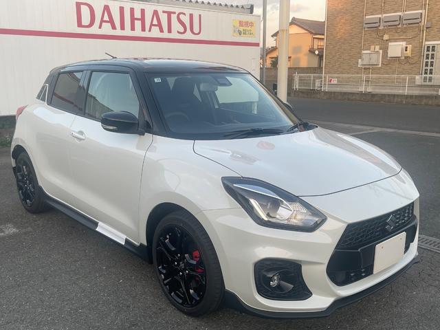 スイフトスポーツ(スズキ) ＺＣ３３Ｓ　ファイナルエディション　特別装備　専用フロントグリル　ＬＥＤフォグランプ　フォグランプベゼル　１７インチアルミホイール　ブレーキキャリパー　Ｃピラーデカール　エンブレム　ステアリングガーニッシュ　インパネオーナメント 中古車画像