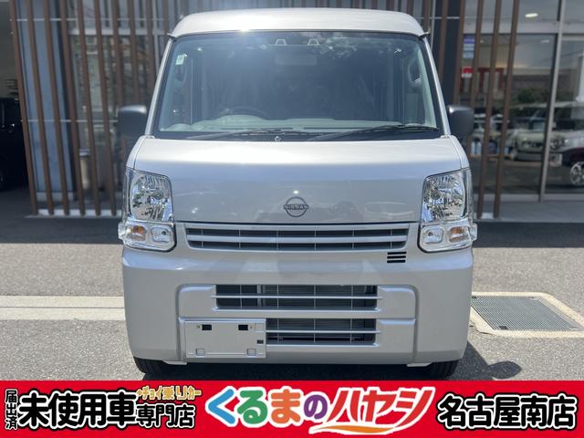 ＤＸ　最新型・４ＷＤ・５ＭＴ・届出済未使用車・ハイルーフ・キーレス・セーフティサポート・エアコン・前席パワーウィンドウ・ＵＳＢ電源ソケット・ルーフコンソール・リアスモークフィルム・ＡＢＳ・ＡＭ／フＦＭラジオ