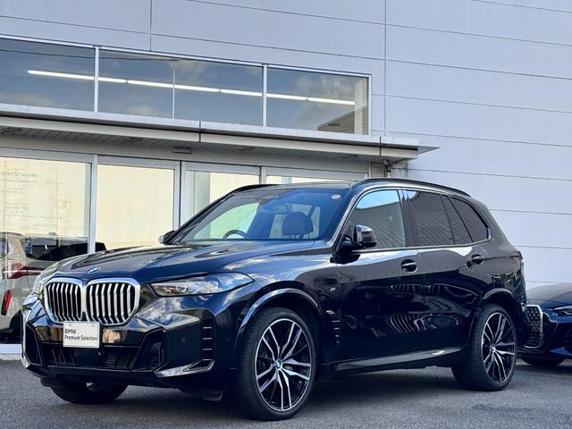 Ｘ５(BMW) ｘＤｒｉｖｅ　４０ｄ　Ｍスポーツ　試乗車・スポーツＰＫＧ・２２インチＡＷ・ＡＣＣ　　ＡｐｐｌｅＣａｒＰｌａｙ・アンビエントライト・全方位カメラ・ステアリングヒーター・カーボンミラー・Ｈカードン・保温保冷カップホルダー・ミラーＥＴＣ 中古車画像