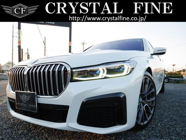 ７４０ｉ　Ｍスポーツ　後期モデル　リアタイヤステアリング　サンルーフ　黒レザーシート　全周囲モニター　電動リアゲート　シートヒーター　全ドアイージークローズドア　２０インチアルミ　前後ドラレコ