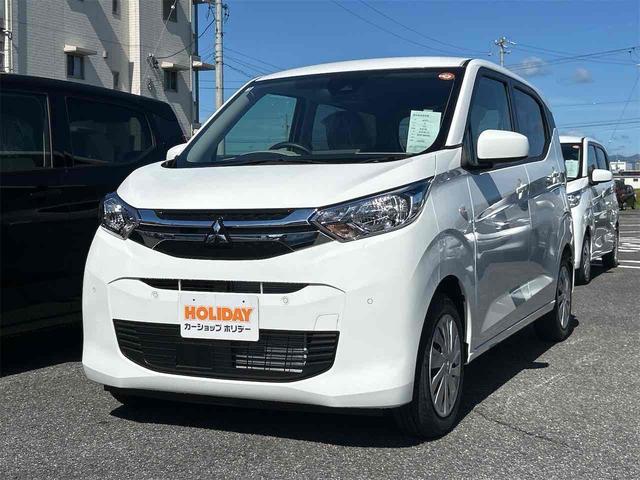 ｅＫワゴン Ｍ　届け出済み未使用車　バックカメラ　クリアランスソナー　レーンアシスト　衝突被害軽減システム　オートライト　キーレスエントリー　アイドリングストップ　電動格納ミラー　シートヒーター　ベンチシート　ＣＶＴ（1枚目）